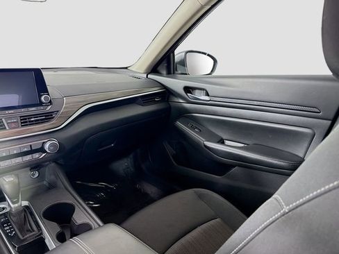 Used 2025 Nissan Altima 2.5 SV image 21