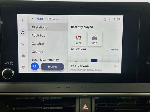 Used 2025 Toyota Prius LE FWD image 21