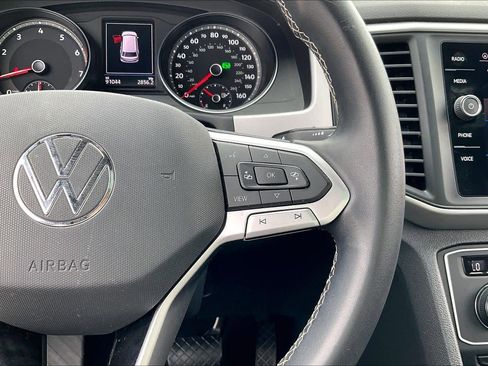 Used 2021 Volkswagen Atlas Cross Sport SE image 22