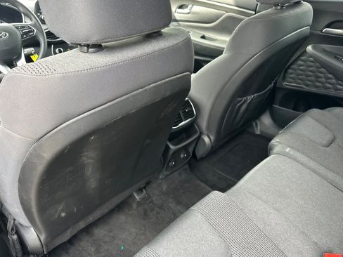 Used 2019 Hyundai Santa Fe SE image 5