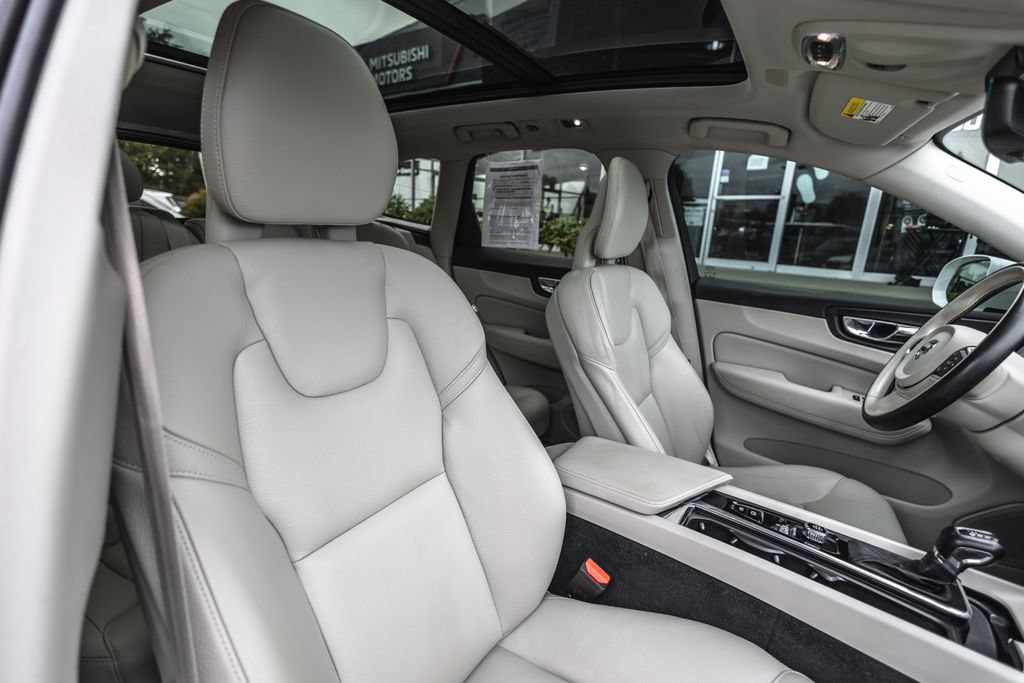 Used 2018 Volvo XC60 T5 Momentum w/ Convenience Package AWD/4WD image 28