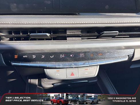 Used 2024 Cadillac XT4 Premium Luxury image 12