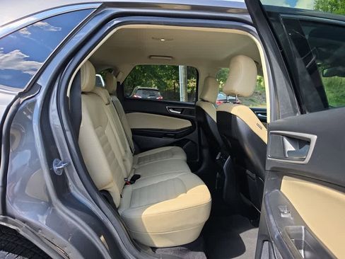 Used 2022 Ford Edge SEL AWD/4WD image 23