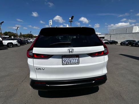Used 2023 Honda CR-V EX image 4