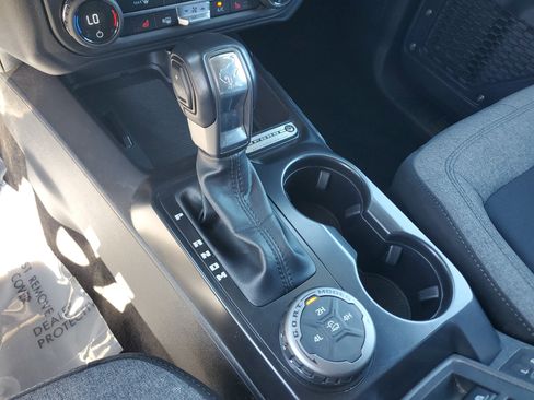 Used 2025 Ford Bronco Big Bend image 25