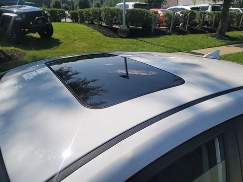 Used 2019 Hyundai Ioniq Limited FWD image 21