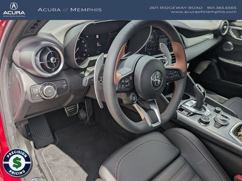 Used 2025 Alfa Romeo Giulia AWD w/ Driving Assist Package image 12