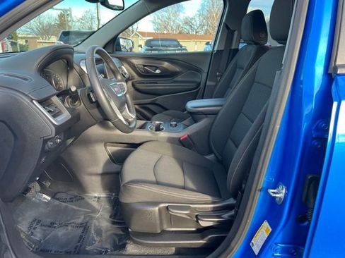 Used 2024 GMC Terrain SLE image 12