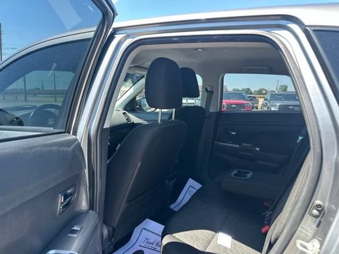 Used 2021 Mitsubishi Outlander Sport SE FWD image 25