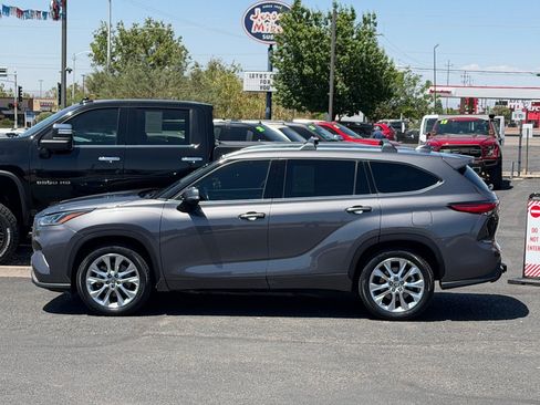 Used 2021 Toyota Highlander Limited FWD image 45