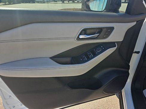 Used 2021 Nissan Rogue SL image 25