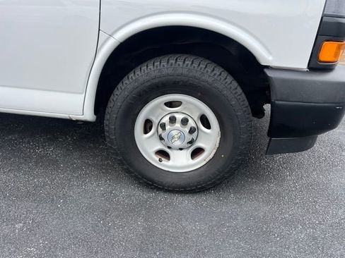 Used 2021 Chevrolet Express 2500 Work Van image 11