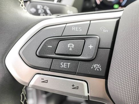 New 2026 Volkswagen Atlas Cross Sport SE image 25