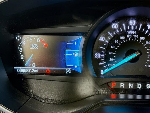 Used 2019 Ford Fusion SE image 16