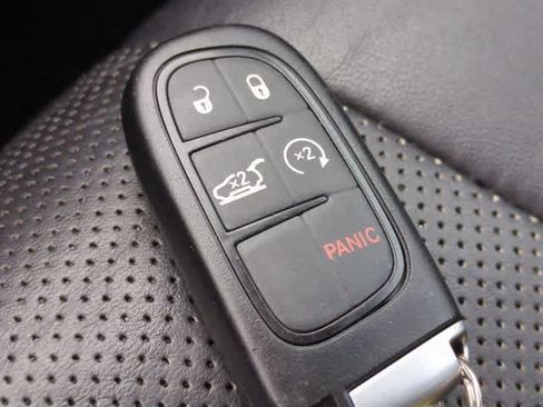 Certified 2019 Jeep Cherokee Limited AWD/4WD image 35