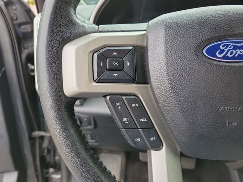 Used 2019 Ford F150 Lariat w/ Trailer Tow Package image 27