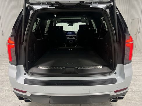 New 2026 Chevrolet Suburban High Country image 27