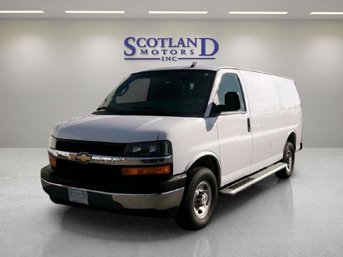 Used 2024 Chevrolet Express 2500 w/ Driver Convenience Package RWD image 2