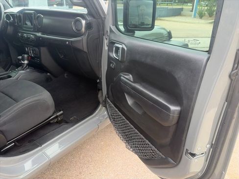 Used 2021 Jeep Wrangler Sport AWD/4WD image 13