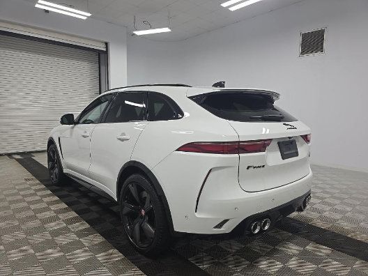 Used 2023 Jaguar F-PACE SVR AWD/4WD image 10