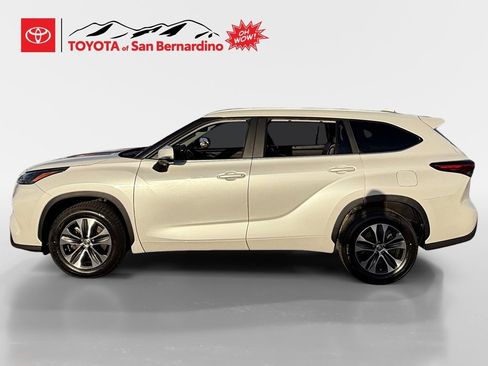 Certified 2023 Toyota Highlander XLE image 26