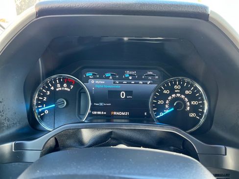 Used 2015 Ford F150 Lariat w/ Equipment Group 502A Luxury image 15