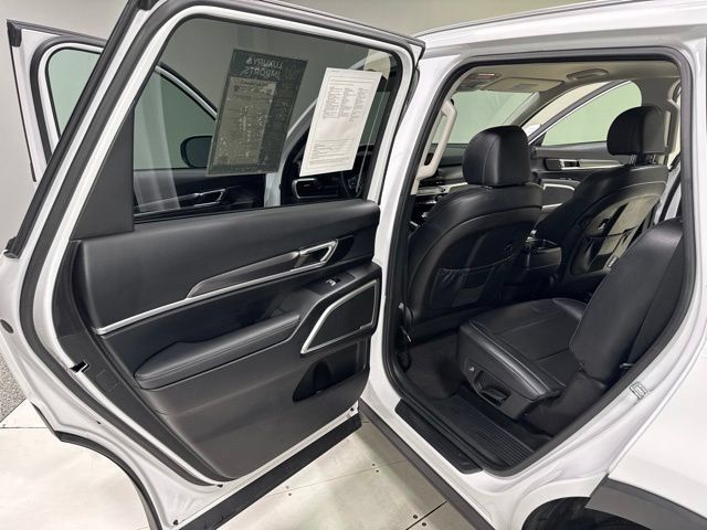 Used 2023 Kia Telluride S AWD/4WD image 23