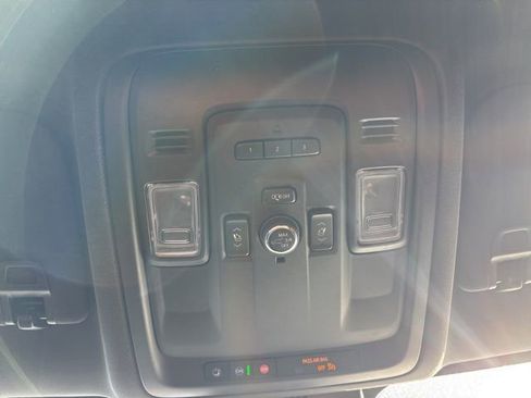 Used 2023 GMC Yukon SLT w/ SLT Luxury Package image 23