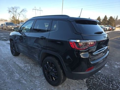 Used 2023 Jeep Compass Altitude image 5