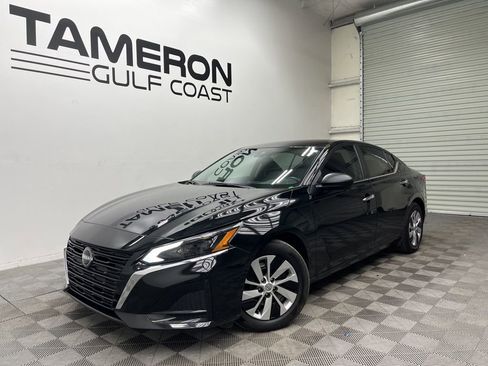 Used 2024 Nissan Altima 2.5 S FWD image 2