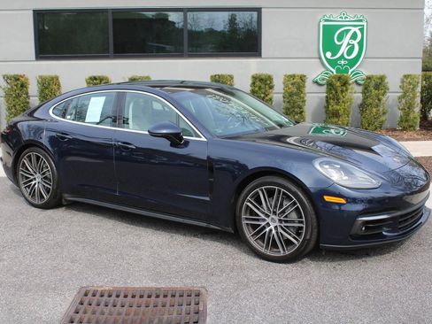 Used 2018 Porsche Panamera 4S image 2