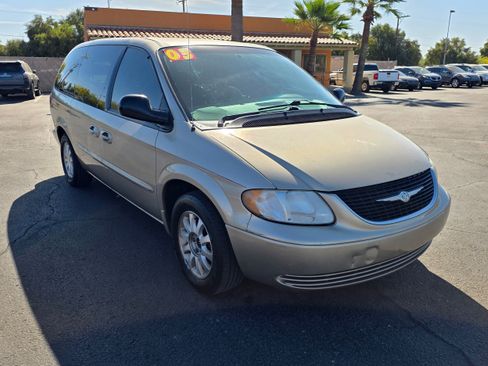 Used 2003 Chrysler Town & Country LX image 7