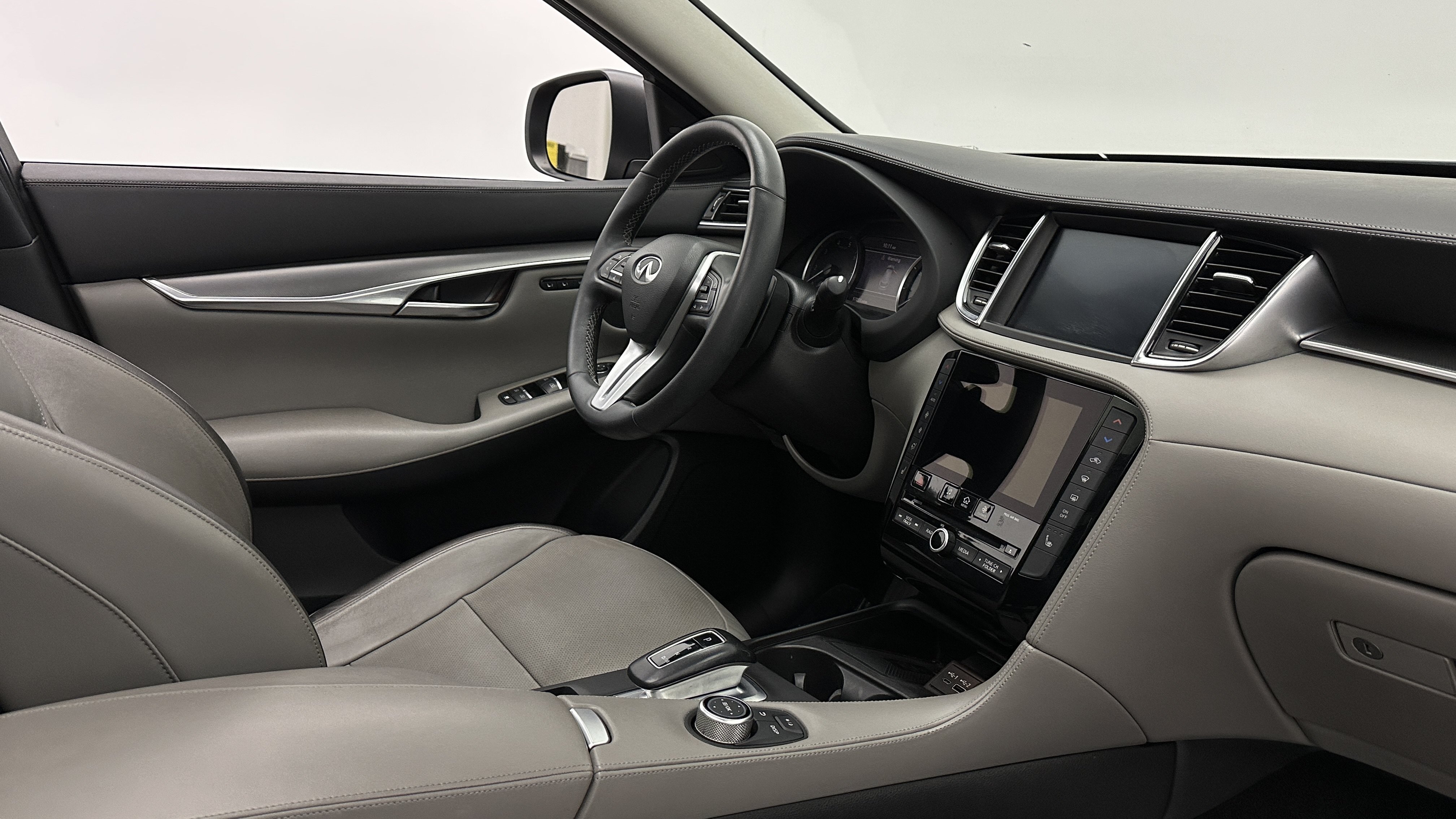 Used 2023 INFINITI QX50 Luxe FWD image 39
