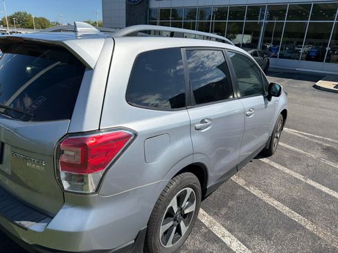 Used 2017 Subaru Forester 2.5i Premium w/ All-Weather Package AWD/4WD image 8