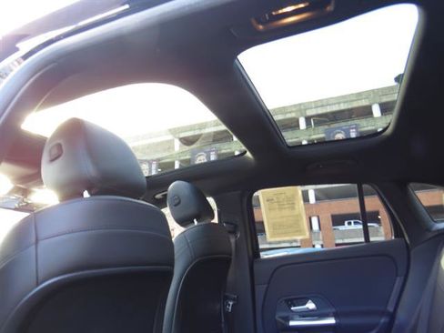 Used 2021 Mercedes-Benz GLA 250 4MATIC image 19