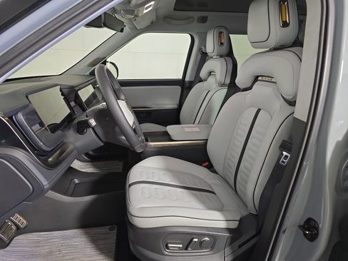 Used 2024 Rivian R1S Adventure AWD/4WD image 20