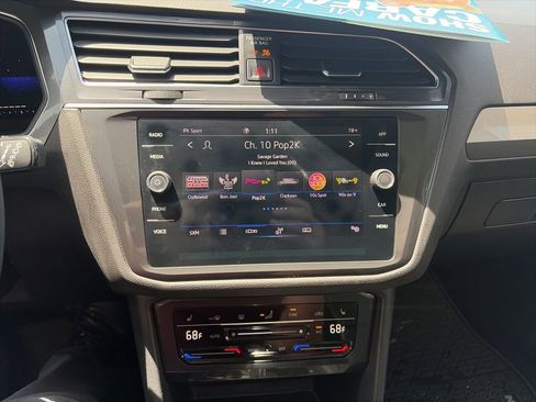 Certified 2023 Volkswagen Tiguan SE w/ Panoramic Sunroof Package AWD/4WD image 19