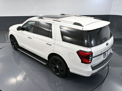 Used 2024 Ford Expedition Platinum image 58