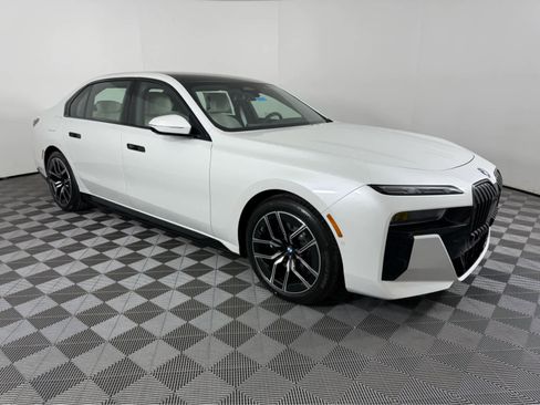 New 2026 BMW 750e xDrive w/ Executive Package image 3