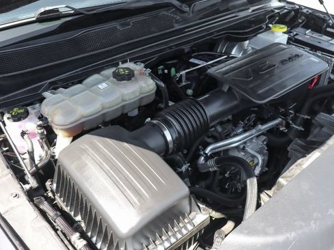 Used 2019 RAM 1500 Big Horn AWD/4WD image 12