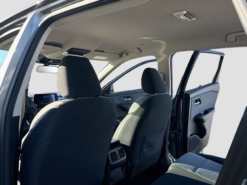 Used 2023 Nissan Rogue SV image 6