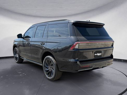 New 2026 Lincoln Navigator Reserve w/ Jet Appearance Package AWD/4WD image 3