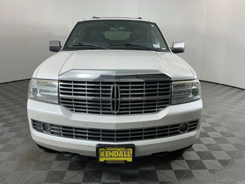 Used 2010 Lincoln Navigator L Base image 2