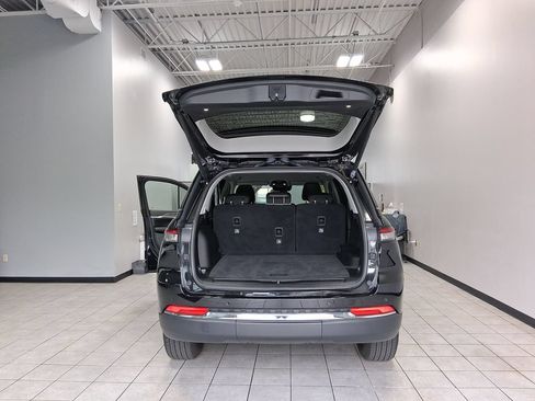 Used 2023 Jeep Grand Cherokee Limited AWD/4WD image 39