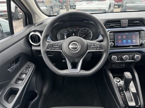 Used 2025 Nissan Versa SV FWD image 23