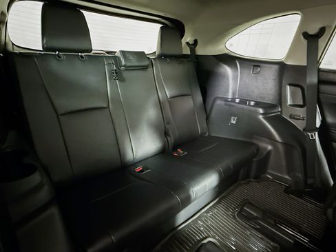 Used 2023 Toyota Highlander XLE image 26