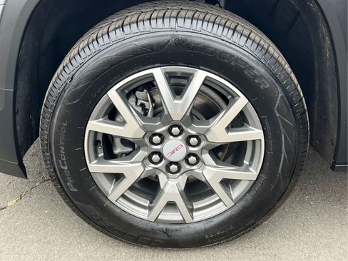 Used 2023 GMC Acadia SLE FWD image 30