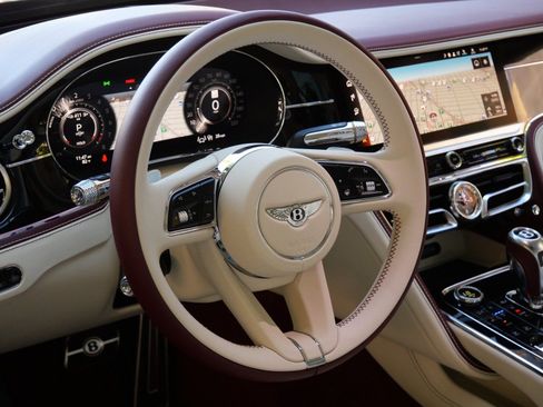 New 2026 Bentley Flying Spur Azure image 13