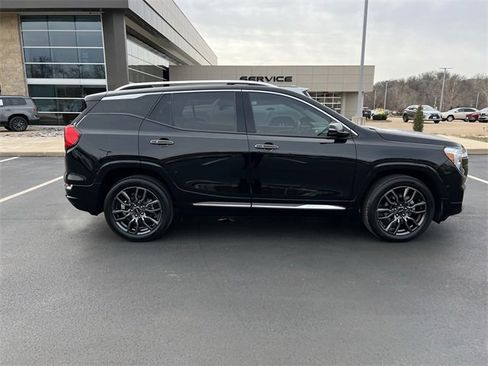 Used 2022 GMC Terrain Denali w/ Black Diamond Edition image 2