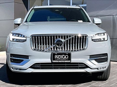 Used 2024 Volvo XC90 B6 Plus image 2